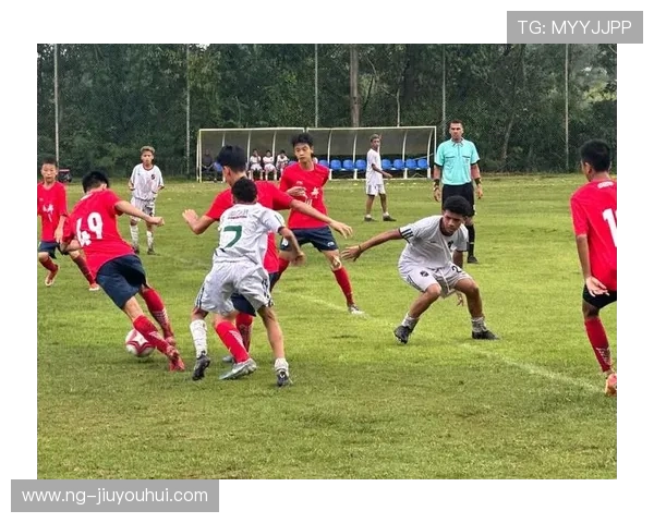 从发力技巧到步伐协调深度解析足球爆射高效稳定实现方法全面化 从发力技巧到步伐协调深度解析足球爆射高效稳定实现方法全面化